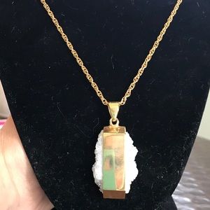Kinsley Armelle  34 in raw quartz necklace